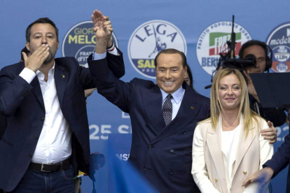 Matteo Salvini, Silvio Berlusconi y Giorgia Melonir. MASSIMO PERCOSSI