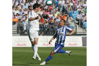 Último duelo entre los dos equipos, que acabaron descendiendo a Segunda División B. Fue en abril del año 2007 y acabó 3-1