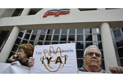 Protesta contra la política social del Gobierno valenciano, del PP.
