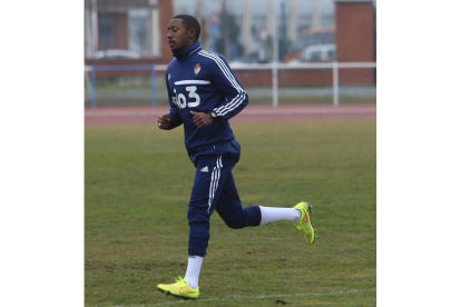 Camille, durante un entrenamiento de la Ponferradina