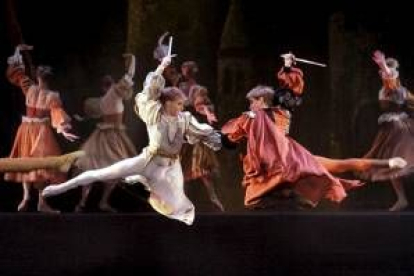Momento de la representación del ballet que hoy acoge el Auditorio Ciudad de León