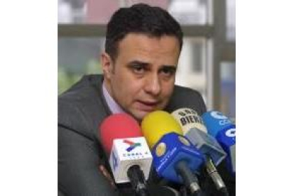 El leonesista Otero criticó ayer la racanería de la Junta con la comarca