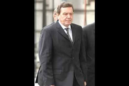Gerhard Schroeder es uno de los jefes de Estado que acudieron a los funerales por las víctimas del 11-M.
