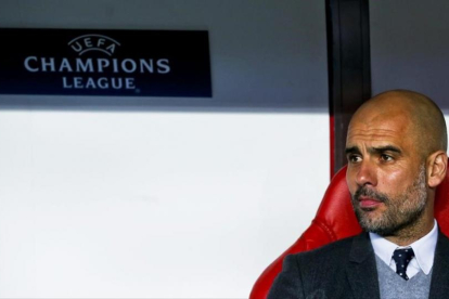 Guardiola, en el banquillo del estadio Da Luz de Lisboa el pasado miércoles.