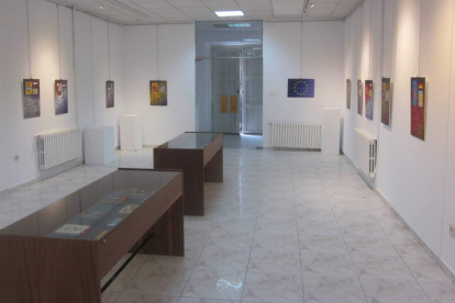 Sala de exposiciones de la biblioteca municipal de Astorga.
