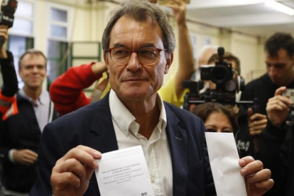 El expresidente de la Generalitat Artur Mas, votando el pasado 1 de octubre.