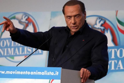 Berlusconi pronuncia un discurso en un mitin organizado por el Movimiento Animalista, en Milán, el 20 de enero.