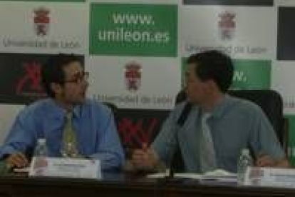 Luis Fernando Calvo y Antonio Morán Palao durante la rueda de prensa de presentación del máster