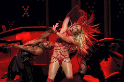 Britney Spears, espectacular puesta en escena y 'playback'. MARIO ANZUONI | REUTERS