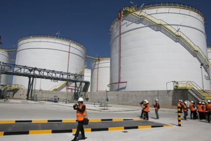 La nueva terminal de hidrocarburos de Tradebe inaugurada este jueves en el muelle de la Energía del puerto de Barcelona.