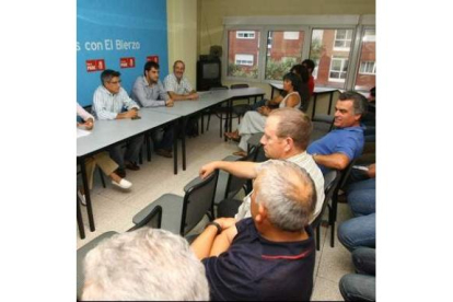 Francisco Fernández presidió la reunión en Ponferrada.