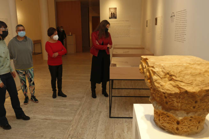 Detalle de la exposición que ha inaugurado el Museo de León. FERNANDO OTERO