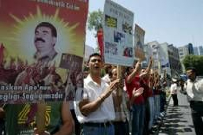 Manifestación de activistas kurdos en Chipre en apoyo al líder kurdo Ocalan procesado en Turquía