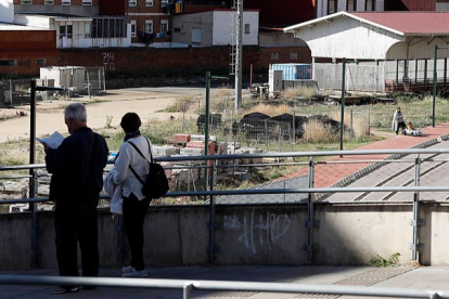 La vía de Feve que llega al centro de León lleva años parada. MARCIANO PÉREZ