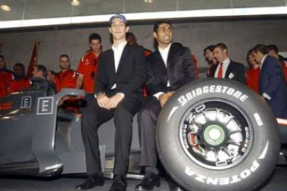 Los pilotos de la Hispania, Bruno Senna y el indio Chandhok.