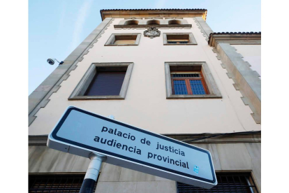 El juicio será en esta sede de la Audiencia de León. RAMIRO