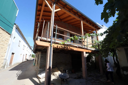 Proyecto vinculado al enoturismo ubicado en la localidad de Villadecanes. A. F. B.