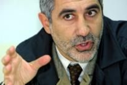 El coordinador general de Izquierda Unida, Gaspar Llamazares, durante la entrevista