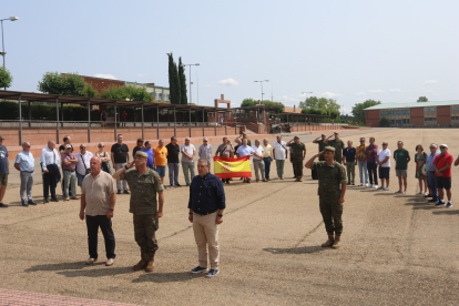 Un grupo de 59 reclutas que pasaron por el CIR 12, la actual base Conde de Gazola, regresan al Ferral para recordar su instrucción militar antes de la mili. DL