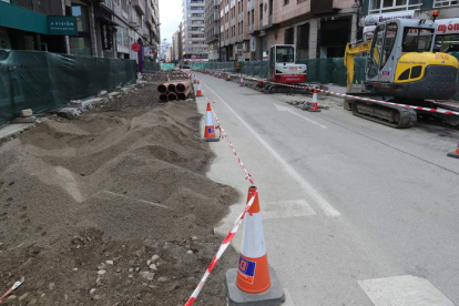 Las obras de reforma de la céntrica calle Camino de Santiago están ya en marcha y costarán 294.000 euros. L. DE LA MATA