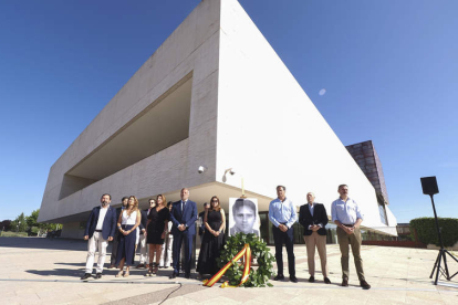 Homenaje a Miguel Ángel Blanco en las Cortes de CyL, ayer. R. GARCÍA