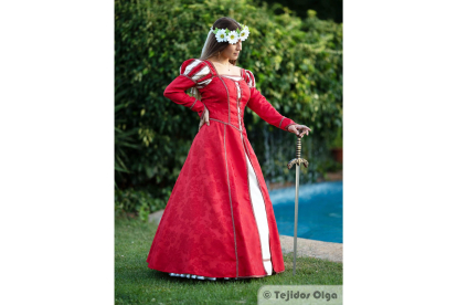 Los tejidos, los colores y los cortes deben respetar los estándares la moda medieval. TEJIDOS OLGA