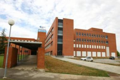 El sindicato asegura que los trabajadores del Hospital del Bierzo todavía tienen que disfrutar dos d