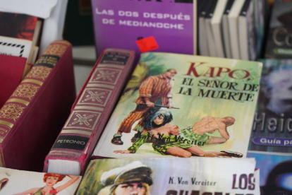 La Feria del Libro Antiguo en León. J. NOTARIO