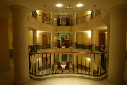 Imagen de una de las salas de restauración que el Hotel Alfonso V pone a disposición de sus clientes.
