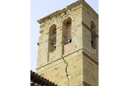 Torre del campanario de la iglesia de Escobar de Campos. ACACIO DÍAZ