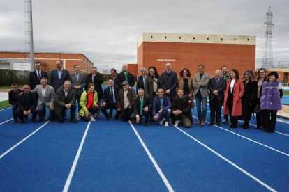 La ULE ha inaugurado este jueves las nuevas pistas de atletismo de León. J. NOTARIO
