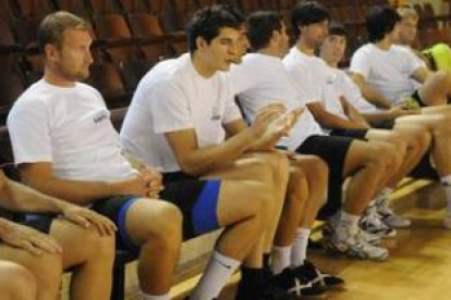 Más de la mitad de la actual plantilla del Reale Ademar termina contrato al finalizar la temporada.