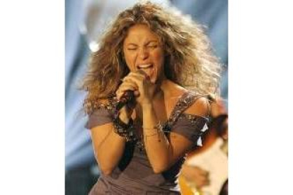 Shakira en el transcurso de un concierto