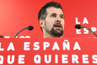 Tudanca valora el resultado de las elecciones generales en un hotel de Burgos. FERNANDO ORDÓÑEZ