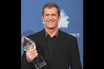 Mmientras que la película La pasión de Cristo, de Mel Gibson, ganó el primer lugar en la categoría de drama favorito.