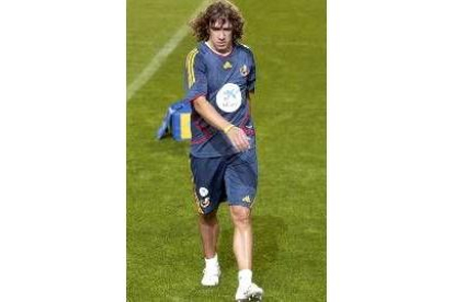 Puyol tuvo que retirarse el lunes del entrenamiento de la selección