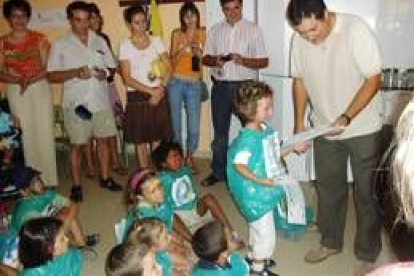 El concejal de Medio Ambiente, durante la clausura de los pequecampamentos del año pasado