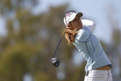 La golfista española Azahara Muñoz, en el 'tee' del hoyo 7.