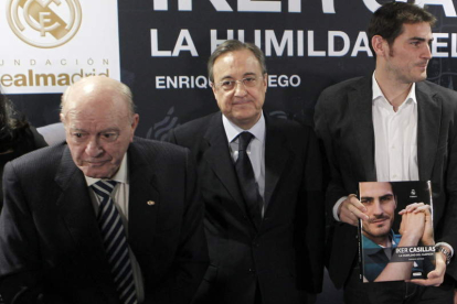 Di Stéfano y Florentino en la presentación del libro de Iker.