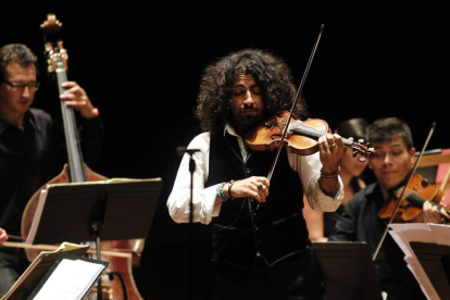 Imagen de archivo del violinista de origen armenio Ara Malikian durante un concierto en León.