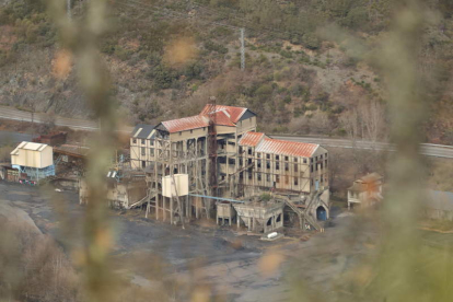 Instalaciones de la vieja mina de Victoriano González. L. DE LA MATA