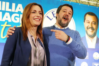 Lucia Borgonzoni y Matteo Salvini en una comparecencia ante la prensa.