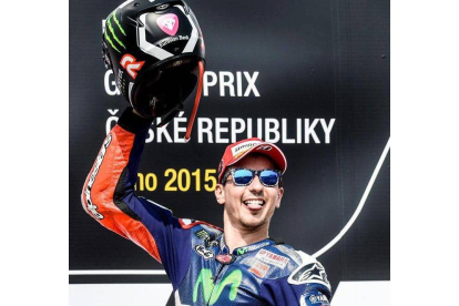 Lorenzo festeja su triunfo.