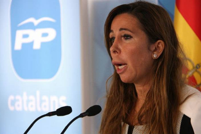 Alicia Sánchez-Camacho llama "cuarteto de la chancleta" a los partidos convocantes de la consulta.
