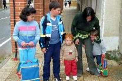 En Almanza no todo fueron alegrías, pues algún niño se resistía a entrar en las aulas