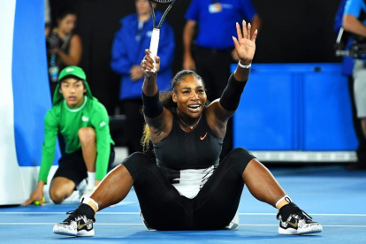 Serena Williams celebrando un punto.