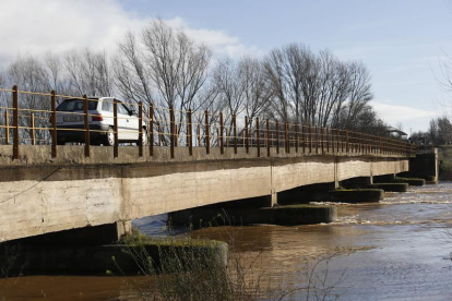 El río Órbigo a su paso por La Nora. JESÚS F. SALVADORES