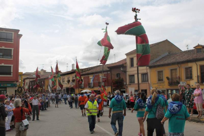 Momento de la llegada de los peregrinos a Mansilla.
