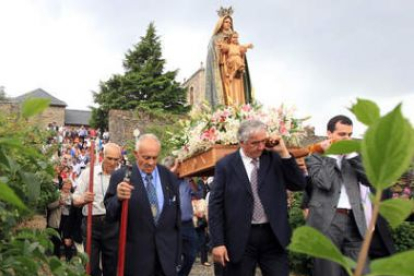 La Virgen de la Peña fue procesionada por los vecinos de Congosto.