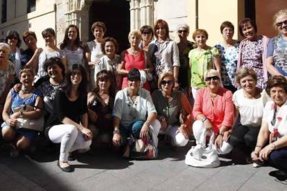 Las «chicas de Ripoll» en el encuentro que tuvieron ayer en León.